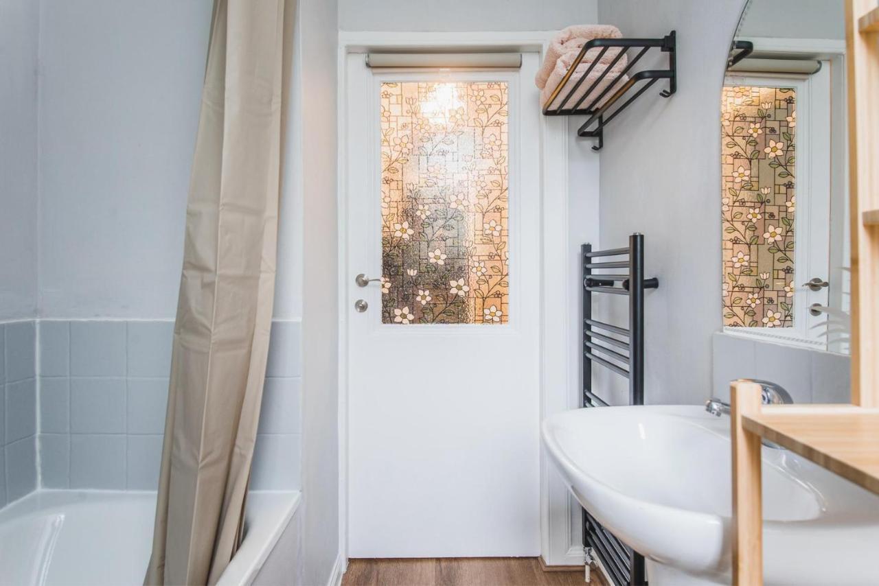 New Sleek 1Bd Edinburgh City Centre Stay מראה חיצוני תמונה